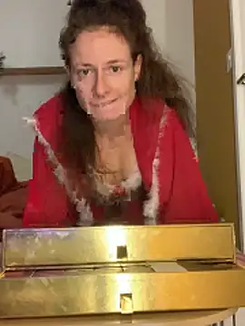 GoldenPussy1329 online show from December 3, 7:16 pm