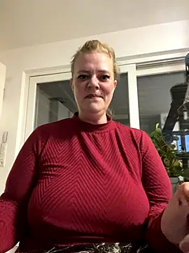 Snapshot of Curvyveri93 chatting on October 4, 6:45 pm Curvyveri93 online show from October 4, 6:45 pm