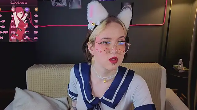 luna son online show from February 28, 11:04 pm