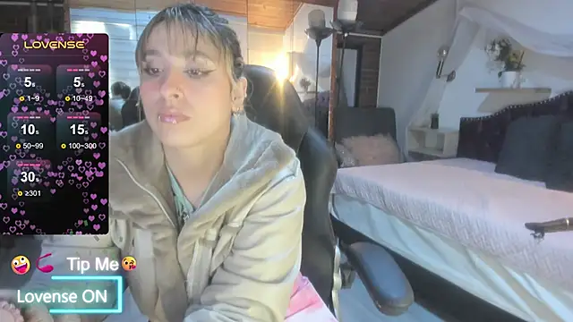 sophialyh 1 online show from May 30, 1:31 pm
