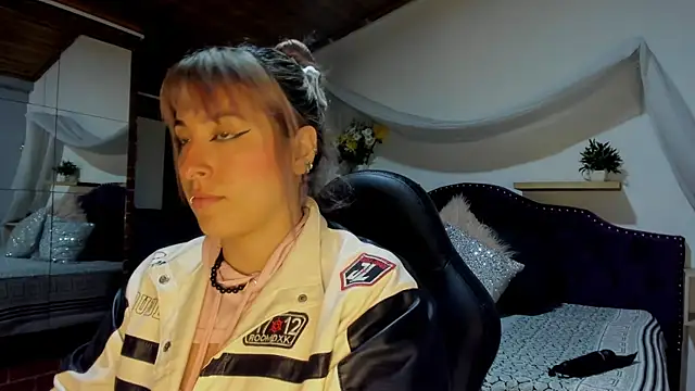 sophialyh 1 online show from November 5, 1:16 pm