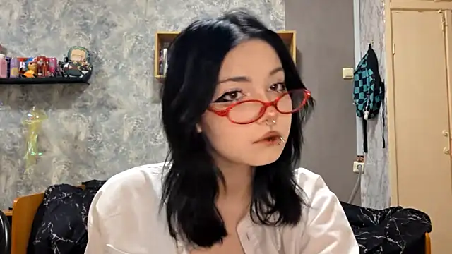 Beeping Creature online show from November 13, 4:50 pm