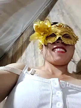 Snapshot of Tuyet_xx chatting on October 14, 1:14 pm Tuyet xx online show from October 14, 1:14 pm
