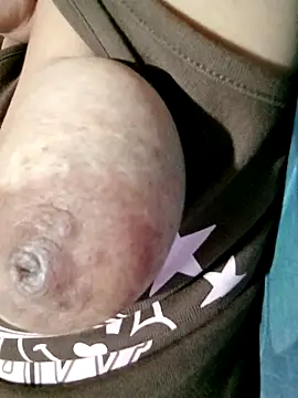 Hotmommax online show from November 22, 8:33 pm