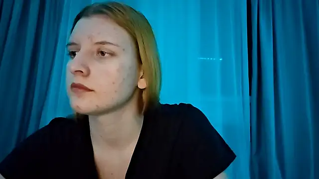 LynteriLain online show from November 16, 8:20 pm