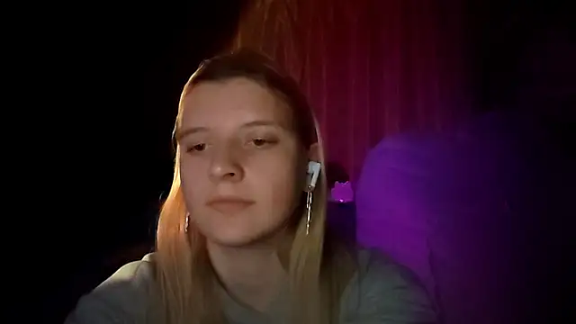 Snapshot of LynteriLain chatting on October 7, 8:35 pm LynteriLain online show from October 7, 8:35 pm