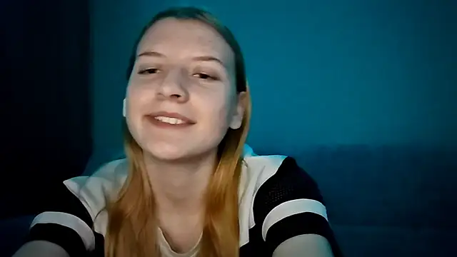 LynteriLain online show from November 28, 3:31 am