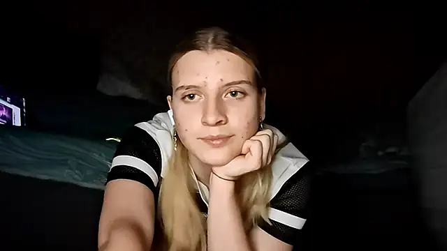 Snapshot of LynteriLain chatting on September 30, 8:57 pm LynteriLain online show from September 30, 8:57 pm