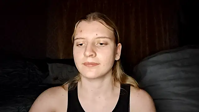 LynteriLain online show from October 19, 9:50 pm