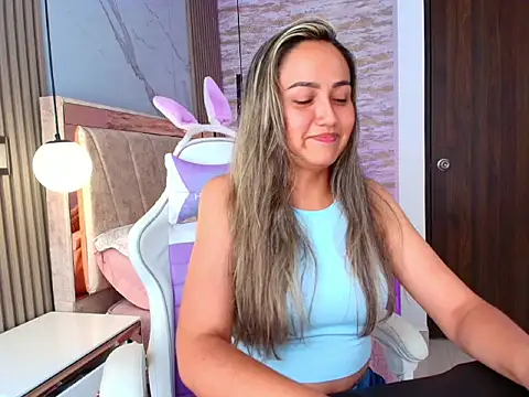 Snapshot of lila_cute1 chatting on October 8, 4:11 pm lila cute1 online show from October 8, 4:11 pm