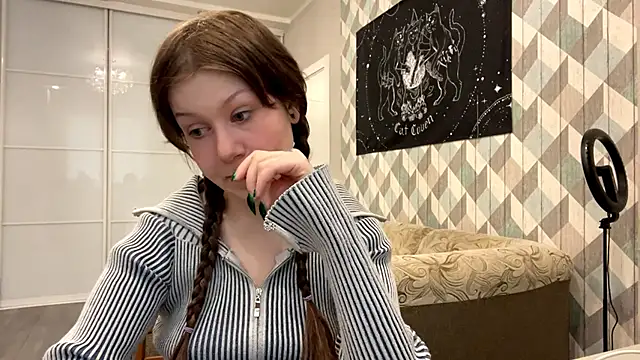 Snapshot of RebelKitsune chatting on October 18, 6:38 am RebelKitsune online show from October 18, 6:38 am