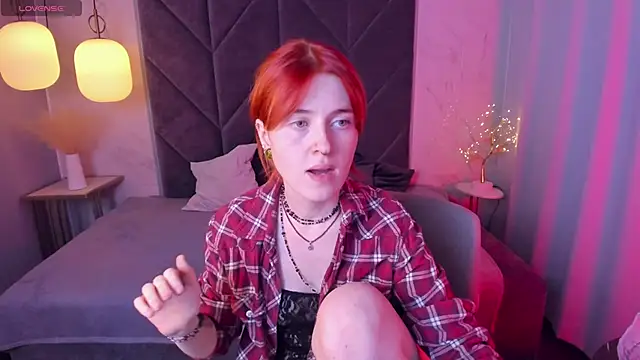 Snapshot of Freirenee chatting on October 7, 1:37 pm Freirenee online show from October 7, 1:37 pm