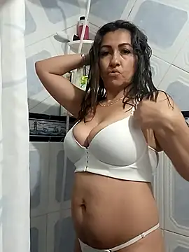 chloe  Jones  online show from October 19, 9:28 pm