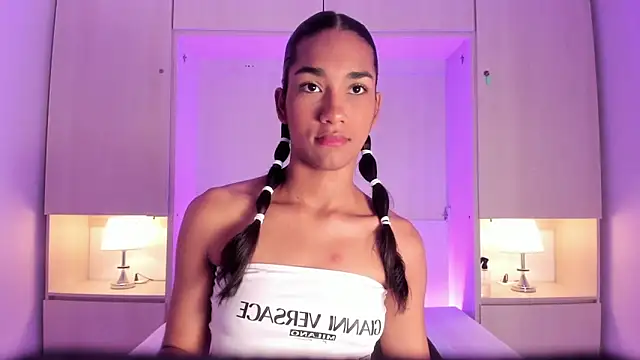 AnahiCollins online show from March 8, 12:09 pm