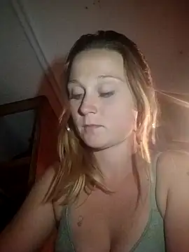 Queen2454 online show from April 13, 9:21 am