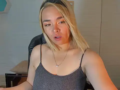 Snapshot of Eily_Blunts chatting on October 15, 8:11 pm Eily Blunts online show from October 15, 8:11 pm