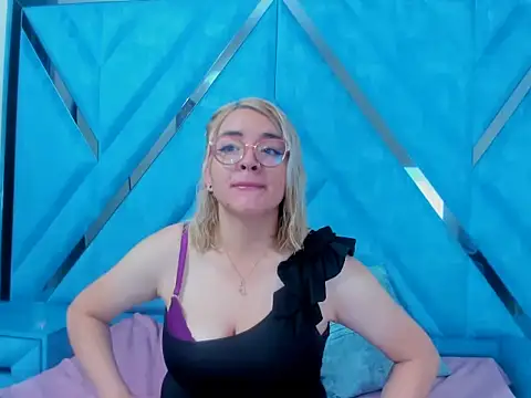 Snapshot of Eily_Blunts chatting on October 4, 1:39 pm Eily Blunts online show from October 4, 1:39 pm