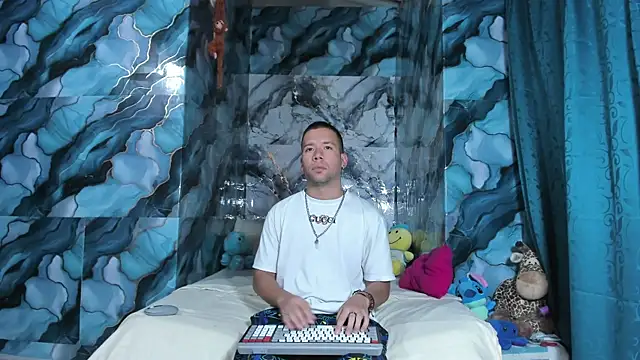 celesteyorucso1 online show from October 20, 10:46 pm