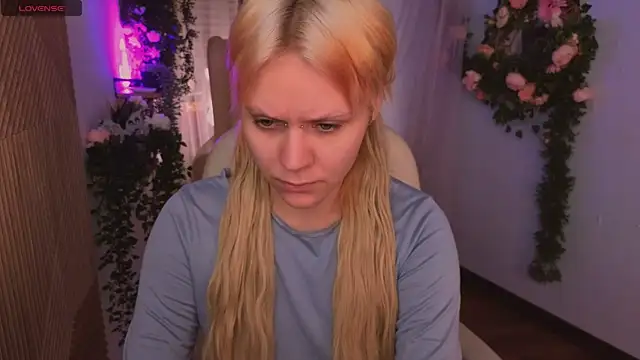 kitten murray  online show from November 4, 5:23 am