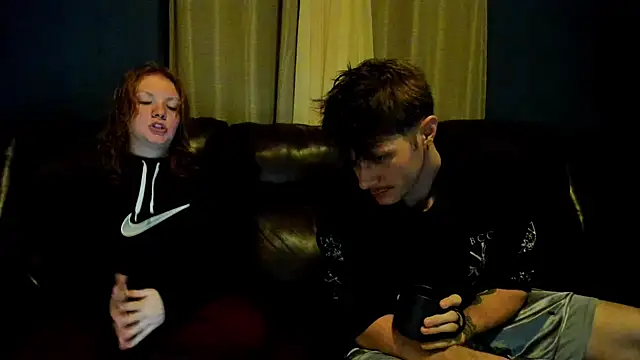 Snapshot of LoversUnleashedXO chatting on October 7, 3:33 am LoversUnleashedXO online show from October 7, 3:33 am