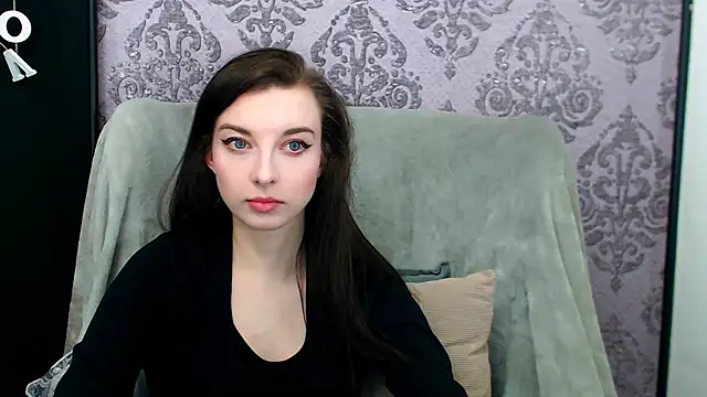 DominantLuna online show from May 12, 7:31 pm