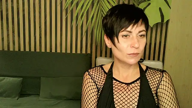 Ashley Brookss online show from October 29, 6:10 pm