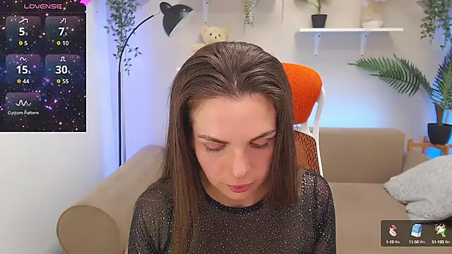 Snapshot of Sophiia_Starr chatting on October 12, 6:32 pm Sophiia Starr online show from October 12, 6:32 pm