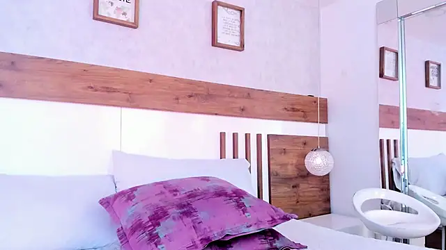 LucianaWainN online show from January 6, 6:22 pm