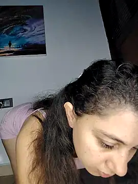 Snapshot of julietta_maxi chatting on October 2, 7:41 pm julietta maxi online show from October 2, 7:41 pm