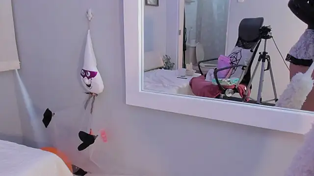 Lilo Rose online show from October 30, 7:48 pm