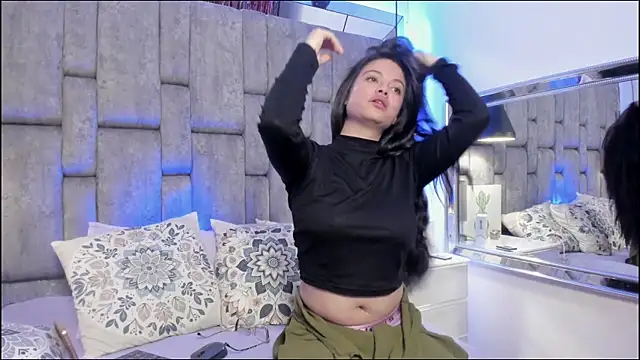Snapshot of BadBunnyx7 chatting on October 2, 7:52 pm BadBunnyx7 online show from October 2, 7:52 pm