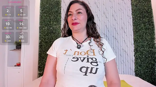 VenusCooper online show from April 21, 1:42 am