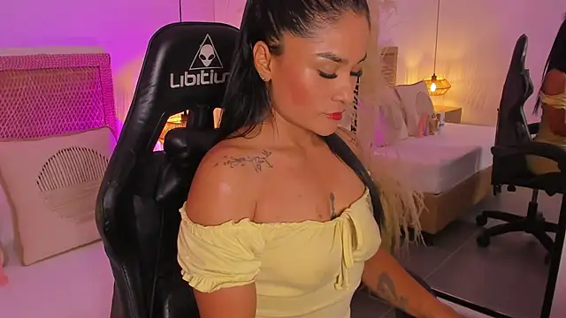 tabata69  online show from October 16, 7:49 pm