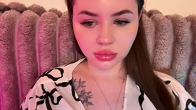 AlmaryKim online show from June 5, 8:15 pm