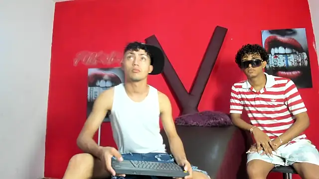 VERY HOT GUYS online show from June 30, 1:21 pm