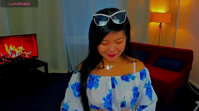 Snapshot of BeckySunday chatting on October 4, 5:57 am BeckySunday online show from October 4, 5:57 am