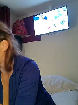 Fifi83Bell online show from December 17, 7:29 pm