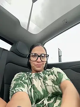 LaPetiteKim online show from March 11, 1:14 pm