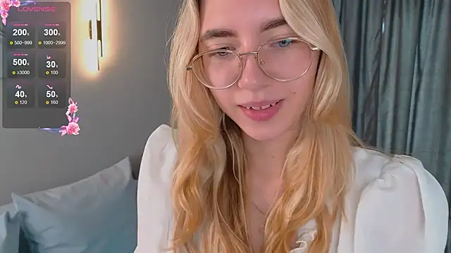 KatherineWill online show from October 13, 8:50 am
