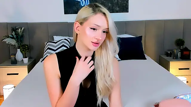 SugarWhisper online show from January 15, 7:09 pm