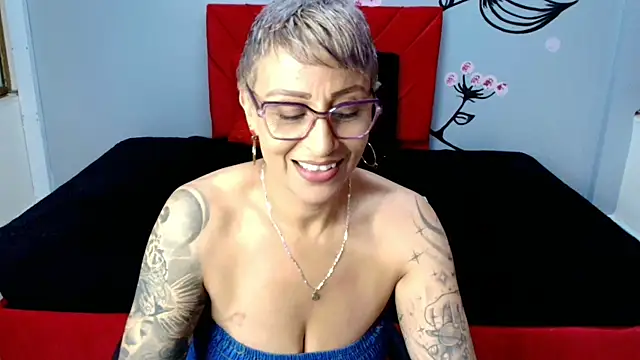 Charlotte  Gray online show from October 28, 1:06 pm