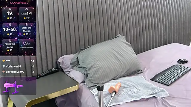 Alicia beggs online show from October 25, 6:48 pm