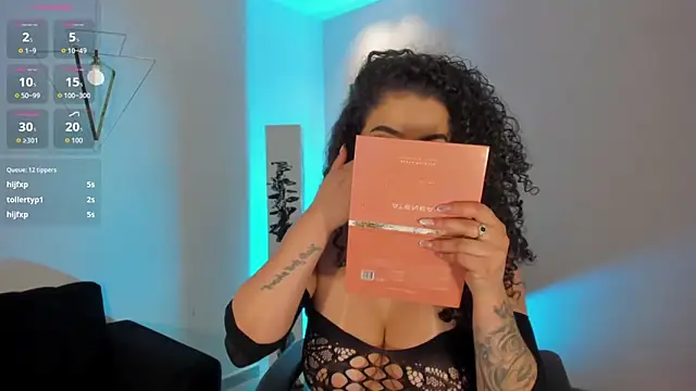 KylieJenkins online show from April 3, 1:42 pm