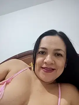 Snapshot of LindaSalo33 chatting on October 16, 4:26 am LindaSalo33 online show from October 16, 4:26 am
