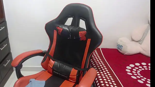 emily sexxx online show from April 5, 5:50 am