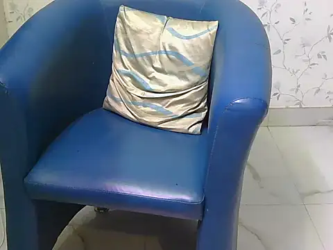 shiny-krisha online show from November 27, 4:37 am