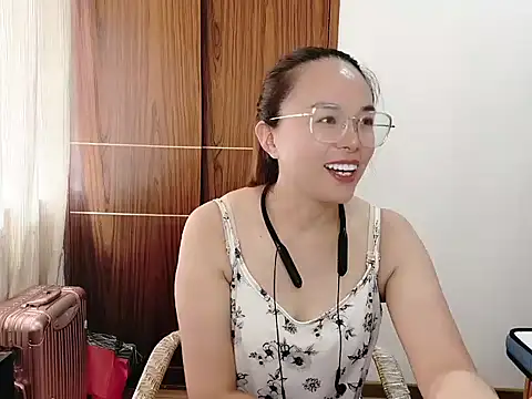 Snapshot of yueliang-166 chatting on October 10, 3:55 am yueliang-166 online show from October 10, 3:55 am