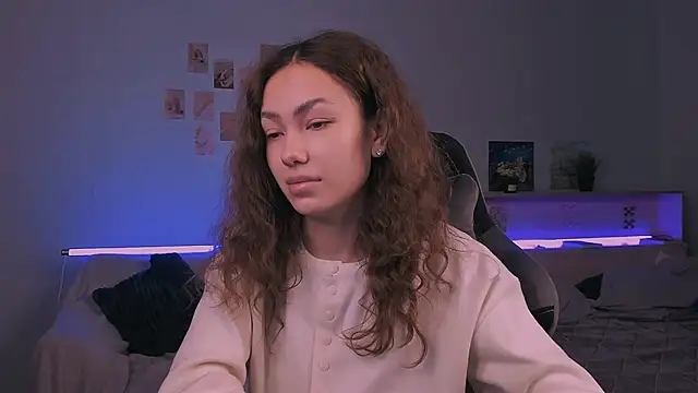 branchwithflowerss online show from November 30, 5:55 am