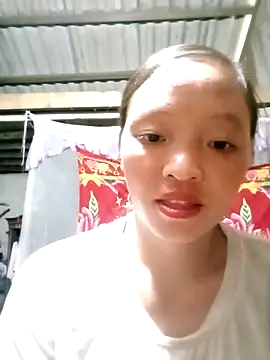 Snapshot of Minkine022 chatting on October 17, 8:39 am Minkine022 online show from October 17, 8:39 am
