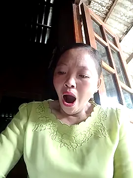 Snapshot of Minkine022 chatting on October 9, 7:23 am Minkine022 online show from October 9, 7:23 am